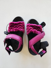 Load image into Gallery viewer, Dr Martens Sandals Womens 7

