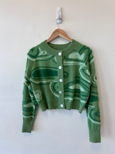 Load image into Gallery viewer, Sweater Size Medium

