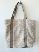 Load image into Gallery viewer, Purse
