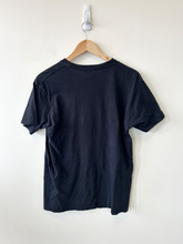 Load image into Gallery viewer, T-shirt Size Medium
