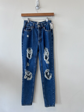 Load image into Gallery viewer, Bdg Denim Size 0 (24)

