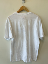 Load image into Gallery viewer, Supreme T-shirt Size Large
