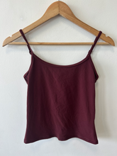 Load image into Gallery viewer, Aritzia Athletic Top Size Small
