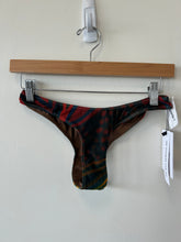 Load image into Gallery viewer, Womens Swimwear Size Medium
