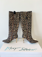 Load image into Gallery viewer, Betsey Johnson Boots Womens 10
