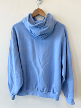 Load image into Gallery viewer, Sweatshirt Size Large
