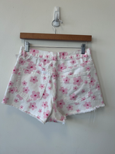 Load image into Gallery viewer, Pac Sun Shorts Size 3/4
