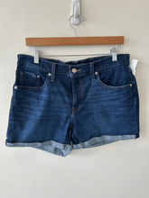 Load image into Gallery viewer, Levi Shorts Size 11/12
