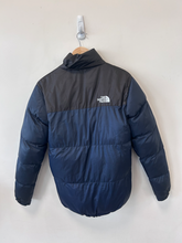 Load image into Gallery viewer, North Face Heavy Outerwear Size Small

