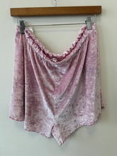 Load image into Gallery viewer, Colsie Shorts Size Extra Large
