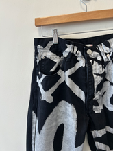 Load image into Gallery viewer, Bdg Pants Size 3/4 (27)
