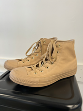 Load image into Gallery viewer, Converse Casual Shoes Womens 8
