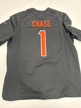 Load image into Gallery viewer, Nfl Athletic Top Size Extra Large
