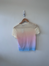 Load image into Gallery viewer, Abercrombie &amp; Fitch T-Shirt Size Medium
