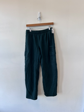 Load image into Gallery viewer, Aritzia Sweatshirt Size Medium
