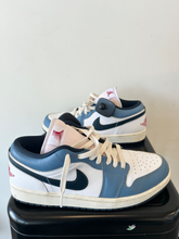 Load image into Gallery viewer, Jordan Mens Athletic Shoes Mens 9
