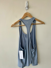 Load image into Gallery viewer, Athleta Athletic Top Size Small
