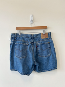 Levi Shorts Size 15/16