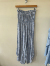 Load image into Gallery viewer, Maxi Dress Size Medium
