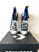 Load image into Gallery viewer, Converse Casual Shoes Womens 7
