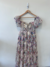 Load image into Gallery viewer, Maxi Dress Size Medium
