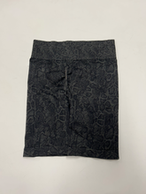 Load image into Gallery viewer, Gym Shark Athletic Shorts Size Large
