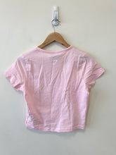Load image into Gallery viewer, Gym Shark Athletic Top Size Small
