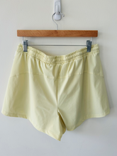Load image into Gallery viewer, Fabletics Athletic Shorts Size Medium

