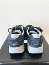 Load image into Gallery viewer, New Balance Womens Athletic Shoes Womens 9.5
