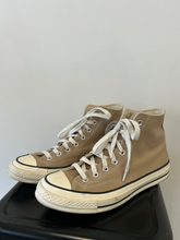 Load image into Gallery viewer, Converse Shoes Womens Athletic Shoes Womens 10.5
