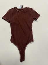 Load image into Gallery viewer, Skims T-Shirt Size Extra Small
