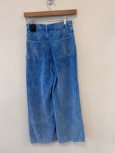 Load image into Gallery viewer, Bdg Pants Size 1 (25)
