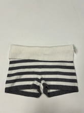 Load image into Gallery viewer, Edikted Shorts Size Medium

