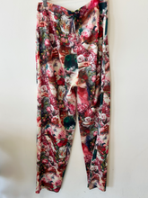 Load image into Gallery viewer, Pretty Little Thing Pants Size 9/10 (30)
