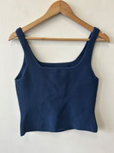 Load image into Gallery viewer, Babaton Tank Top Size Large
