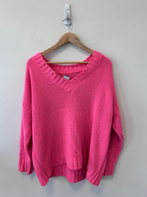 Load image into Gallery viewer, Aerie Sweater Size Small
