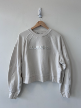 Load image into Gallery viewer, Lululemon Sweatshirt Size Medium
