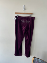Load image into Gallery viewer, Juicy Couture Pants Size Large
