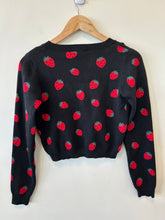 Load image into Gallery viewer, Forever 21 Sweater Size Small
