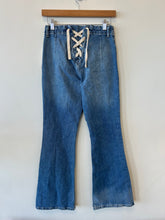 Load image into Gallery viewer, Bdg Denim Size 3/4 (27)

